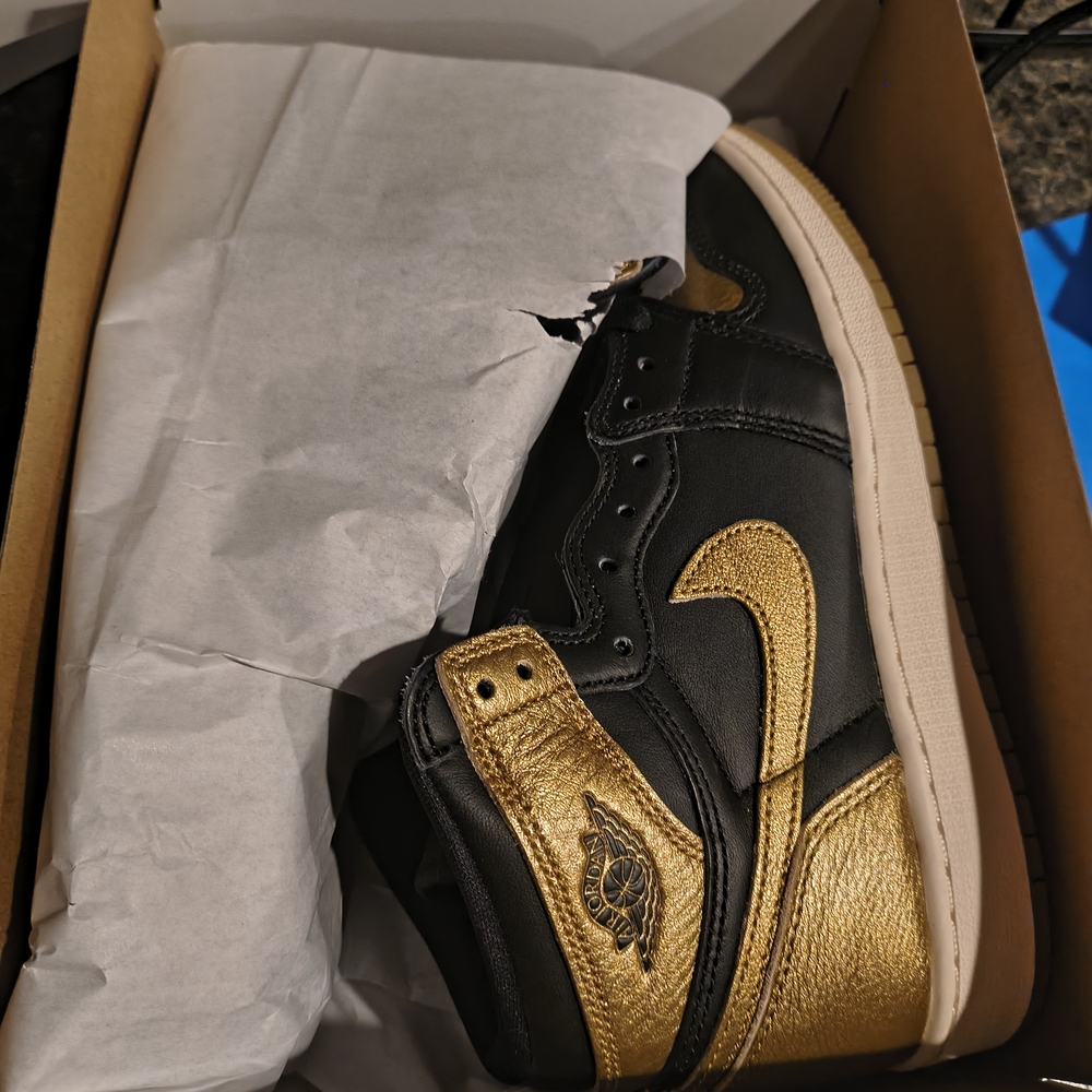 Jordan Black/ Metallic Gold 6.5 Y Women's 8.5
